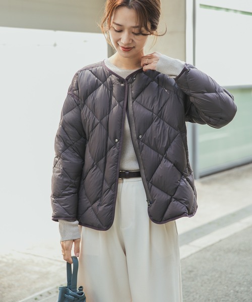 URBAN RESEARCH DOORS（アーバンリサーチドアーズ）の「ライトダウンキルトショートブルゾン（ダウンジャケット/コート・レディース・カーキ/アイボリー/チャコールグレー・MEDIUM）」の16枚目の写真