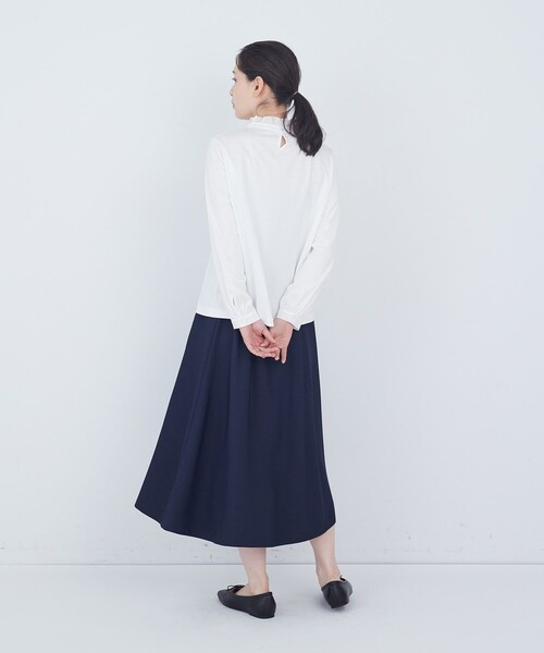 ADIEU TRISTESSE(アデュートリステス)の「フリルカラーブラウス(Tシャツ/カットソー・レディース・ライトグレー/オフホワイト・FREE)」の5枚目の写真