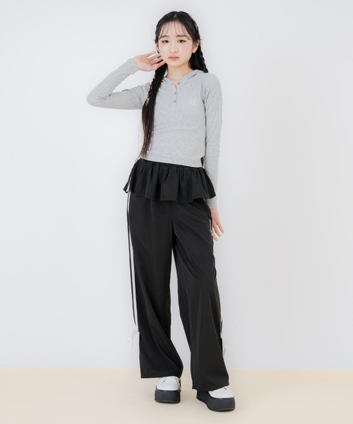 ANAP GiRL(アナップガール)の「レイヤードスカート見えサイドラインパンツ(その他パンツ・キッズ・ブラック/グレー・M/S/XS)」の5枚目の写真