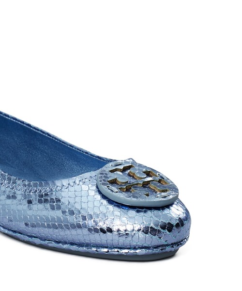 TORY BURCH（トリーバーチ）の「ミニー トラベル バレエ（バレエシューズ・レディース・グレイッシュブルー・22.5cm）」の3枚目の写真