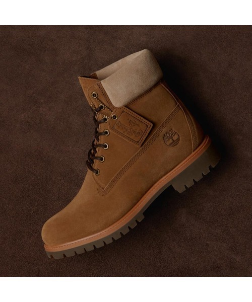 Timberland(ティンバーランド)の「プレミアム 6インチ ウォータープルーフ ブーツ メンズ(防水)(ブーツ・メンズ・クリアブラウン・28.0cm/28.5cm/29.0cm/30.0cm/25.0cm/25.5cm/26.0cm/26.5cm/27.0cm/27.5cm)」の2枚目の写真