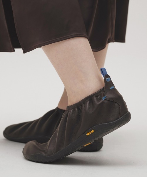 TODAYFUL（トゥデイフル）の「Vibramsole Leather Mockshoes（モカシン/デッキシューズ・レディース・ダークブラウン/ブラック・38inch/37inch/36inch）」の2枚目の写真