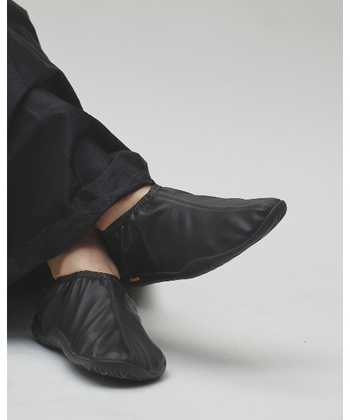 TODAYFUL（トゥデイフル）の「Vibramsole Leather Mockshoes（モカシン/デッキシューズ・レディース・ダークブラウン/ブラック・38inch/37inch/36inch）」の3枚目の写真