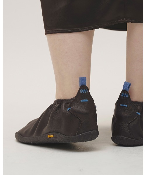 TODAYFUL（トゥデイフル）の「Vibramsole Leather Mockshoes（モカシン/デッキシューズ・レディース・ダークブラウン/ブラック・38inch/37inch/36inch）」の6枚目の写真