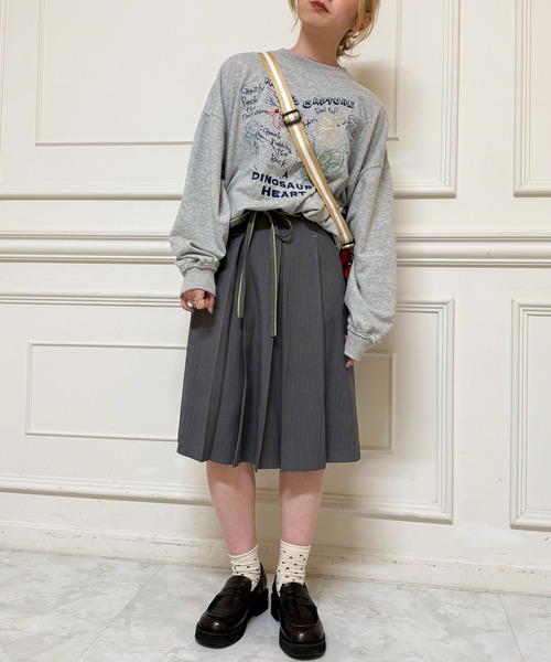 DOUBLE NAME（ダブルネーム）の「ピンストライプ ミドルプリーツスカート（スカート・レディース・グレー/ベージュ・FREE）」の12枚目の写真