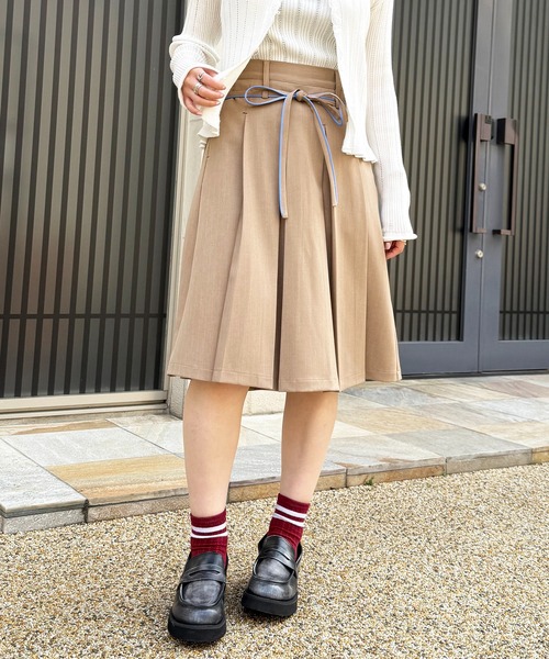 DOUBLE NAME（ダブルネーム）の「ピンストライプ ミドルプリーツスカート（スカート・レディース・グレー/ベージュ・FREE）」の2枚目の写真