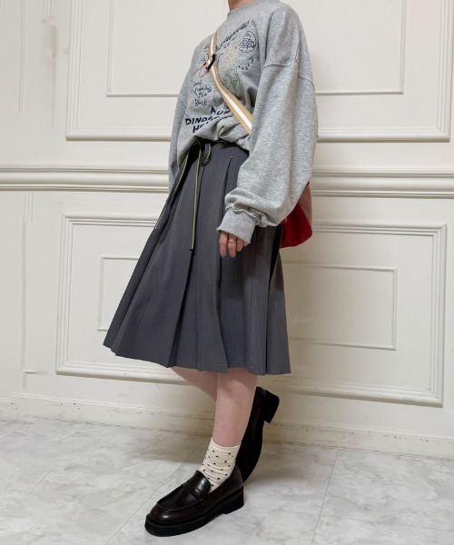 DOUBLE NAME（ダブルネーム）の「ピンストライプ ミドルプリーツスカート（スカート・レディース・グレー/ベージュ・FREE）」の3枚目の写真