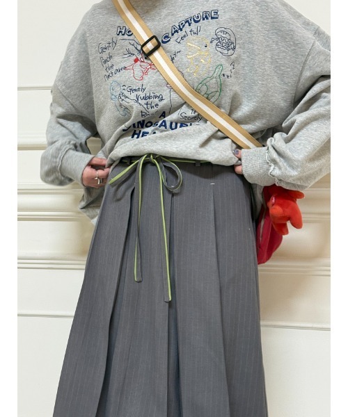 DOUBLE NAME（ダブルネーム）の「ピンストライプ ミドルプリーツスカート（スカート・レディース・グレー/ベージュ・FREE）」の8枚目の写真