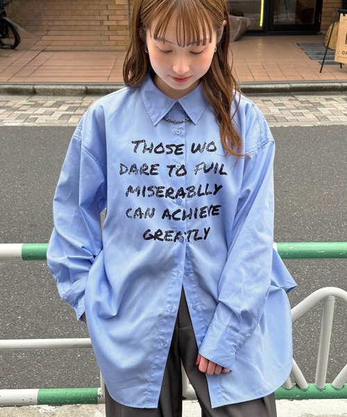 tiptop(ティップトップ)の「プリント入りBIGシャツ(シャツ/ブラウス・レディース・ブルー系その他/サックスブルー/オフホワイト・FREE)」の2枚目の写真
