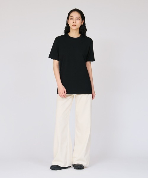 HANES(ヘインズ)の「Hanes/ヘインズ/1P Hanes T-SHIRTS KURO(Tシャツ/カットソー・レディース・ブラック・M/S)」の2枚目の写真