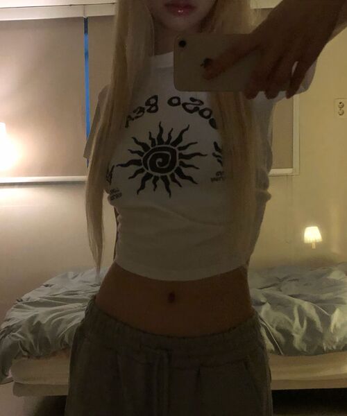 COSO(コソ)の「CCウーマンアートワーククロップTシャツ(ホワイト)(Tシャツ/カットソー・レディース・ホワイト・SMALL/MEDIUM)」の5枚目の写真