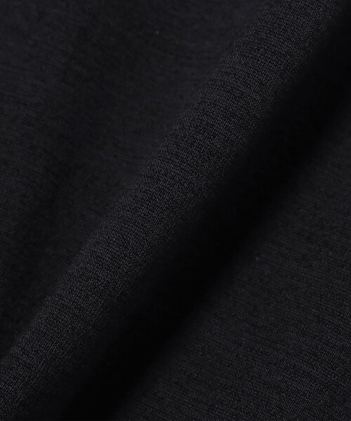 BEAMS F(ビームスエフ)の「JOHN SMEDLEY / HILCOTE ウールコットン クルーネック ショートスリーブ ニット(Tシャツ/カットソー・メンズ・シルバー/ネイビー・MEDIUM/LARGE/SMALL)」の17枚目の写真