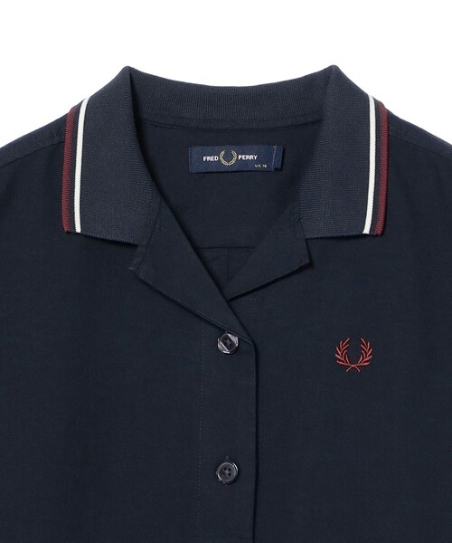 Ray BEAMS(レイビームス)の「FRED PERRY / ティップド プラケット ディテール シャツ(シャツ/ブラウス・レディース・ホワイト/ネイビー・10)」の11枚目の写真