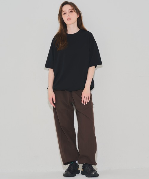 EMMA NOVEMBER　（エマノーヴェンバー）の「リラックスフィット ドローコード Tシャツ（Tシャツ/カットソー・メンズ・ブラック・3/2/1）」の14枚目の写真