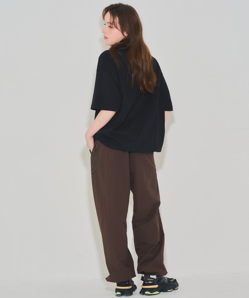 EMMA NOVEMBER　（エマノーヴェンバー）の「リラックスフィット ドローコード Tシャツ（Tシャツ/カットソー・メンズ・ブラック・3/2/1）」の16枚目の写真