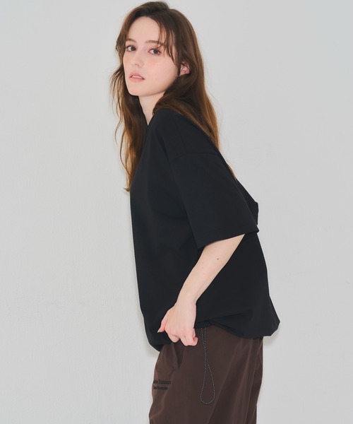 EMMA NOVEMBER　（エマノーヴェンバー）の「リラックスフィット ドローコード Tシャツ（Tシャツ/カットソー・メンズ・ブラック・3/2/1）」の8枚目の写真