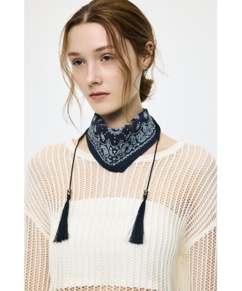MOUSSY（マウジー）の「STUDDED BANDANA スカーフ（バンダナ/スカーフ・レディース・ネイビー/バーガンディー・FREE）」の12枚目の写真