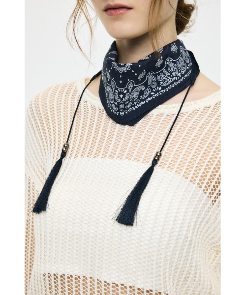 MOUSSY（マウジー）の「STUDDED BANDANA スカーフ（バンダナ/スカーフ・レディース・ネイビー/バーガンディー・FREE）」の14枚目の写真