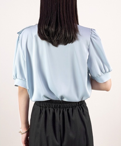 CLOTHY（クロシィ）の「【オンオフ兼用で、通勤コーデが格上げ♪】アシメリボン半袖ブラウス（シャツ/ブラウス・レディース・アイボリー/ブルー/ブラック・FREE）」の8枚目の写真