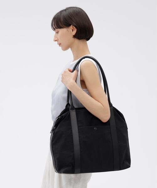 MARGARET HOWELL(マーガレットハウエル)の「NYLON TUSSORE(トートバッグ・レディース・ブラック・FREE)」の2枚目の写真