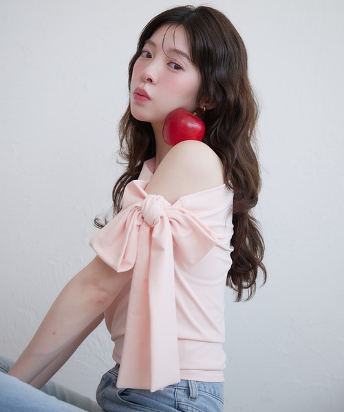 fupel(フぺル)の「side ribbon one-shoulder drape tops /サイドリボンワンショルダードレープトップス(Tシャツ/カットソー・レディース・ブラック/ピンク・FREE)」の2枚目の写真