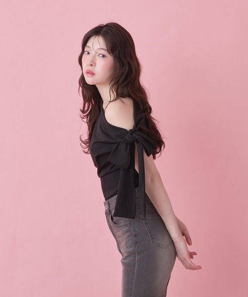 fupel(フぺル)の「side ribbon one-shoulder drape tops /サイドリボンワンショルダードレープトップス(Tシャツ/カットソー・レディース・ブラック/ピンク・FREE)」の16枚目の写真