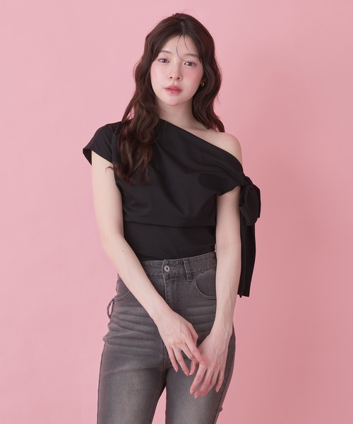 fupel(フぺル)の「side ribbon one-shoulder drape tops /サイドリボンワンショルダードレープトップス(Tシャツ/カットソー・レディース・ブラック/ピンク・FREE)」の17枚目の写真