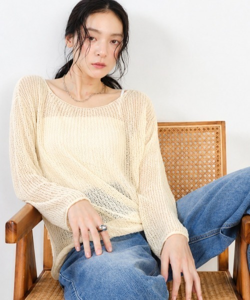 Shelly island(シェリーアイランド)の「ルーズシアーニット(ニット/セーター・レディース・ピンク/オフホワイト/ブルー/オレンジ・FREE)」の2枚目の写真