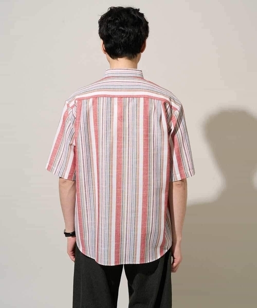 a.v.v（アーヴェヴェ）の「サラッと涼しい 5分袖マルチストライプワイドシルエットシャツ【洗濯機で洗える】（シャツ/ブラウス・メンズ・レッド/ブルー・48/46）」の11枚目の写真