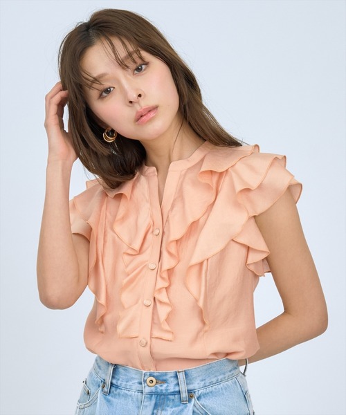 AND COUTURE(アンドクチュール)の「フレンチスリーブラッフルブラウス(シャツ/ブラウス・レディース・オレンジ/ネイビー/グリーン/オフホワイト・FREE)」の4枚目の写真