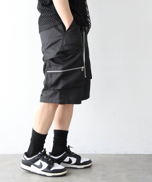 GALLIS ADDICTION(ガリスアディクション)の「GA Shiny Cargo Shorts(その他パンツ・メンズ・ブラック・L/M)」の4枚目の写真