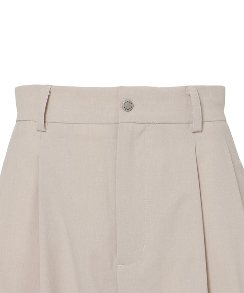 NANGA(ナンガ)の「WEATHER STRETCH TUCK PANTS W/ウェザーストレッチ タックパンツ(ウィメンズ)(その他パンツ・レディース・ライトグレー・M)」の5枚目の写真