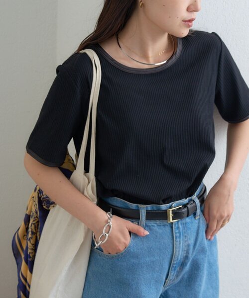 CIAOPANIC TYPY(チャオパニックティピー)の「【ZOZO限定】サテンパイピングリブTee(Tシャツ/カットソー・レディース・ブラウン/ピンク/ブルー/チャコールグレー/ブラック/アイボリー・ONE SIZE)」の2枚目の写真