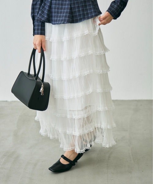 Lunea(ルネア)の「フリルティアードロングスカート/ tulle lace tiered skirt(スカート・レディース・ホワイト/ベージュ/ブラック・FREE)」の2枚目の写真