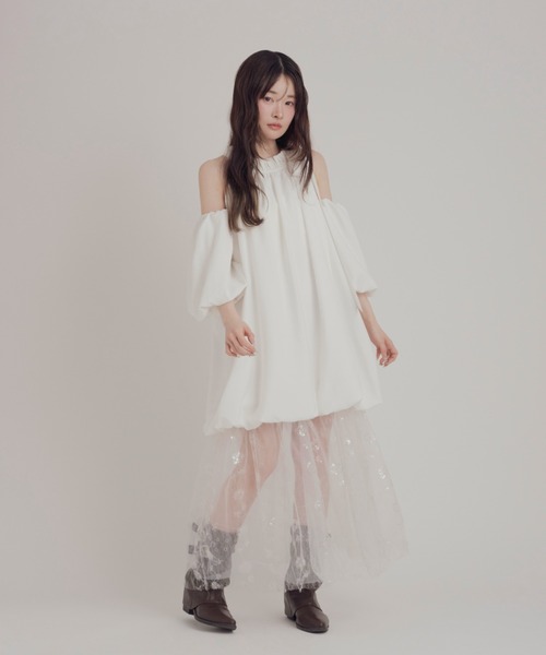 mellowneon(メロウネオン)の「マルチウェイホルターネックワンピース(ワンピース・レディース・オフホワイト/チャコールグレー・FREE)」の8枚目の写真