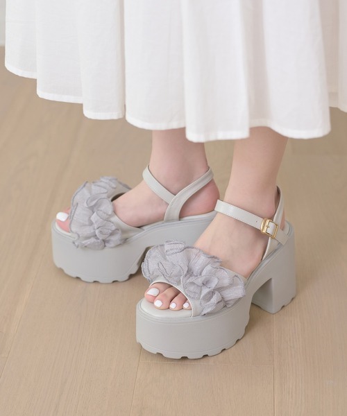 Ambre Neige(アンブルネージュ)の「platform flill sandals / アツゾコフリルサンダル(サンダル・レディース・ブラック/グレー/アイボリー・LARGE/MEDIUM)」の17枚目の写真