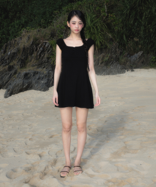 ROSEFRANTZ（ロゼフランツ）の「Flower Punching Mini Dress [Black]（ワンピース・レディース・ブラック・OS）」の2枚目の写真