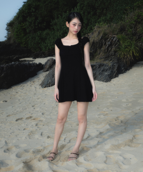 ROSEFRANTZ（ロゼフランツ）の「Flower Punching Mini Dress [Black]（ワンピース・レディース・ブラック・OS）」の3枚目の写真