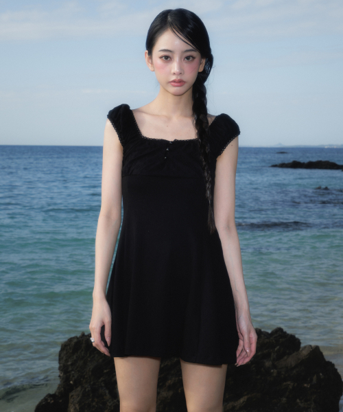 ROSEFRANTZ（ロゼフランツ）の「Flower Punching Mini Dress [Black]（ワンピース・レディース・ブラック・OS）」の5枚目の写真