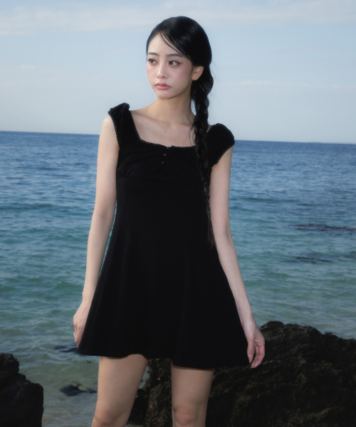 ROSEFRANTZ（ロゼフランツ）の「Flower Punching Mini Dress [Black]（ワンピース・レディース・ブラック・OS）」の6枚目の写真