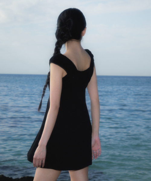 ROSEFRANTZ（ロゼフランツ）の「Flower Punching Mini Dress [Black]（ワンピース・レディース・ブラック・OS）」の7枚目の写真