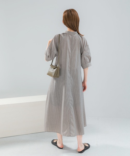 URBAN RESEARCH ROSSO WOMEN(アーバンリサーチ ロッソ)の「『WEB限定』イージーリネンシャツワンピース(ワンピース・レディース・ブラウン系その他/ネイビー・FREE)」の7枚目の写真