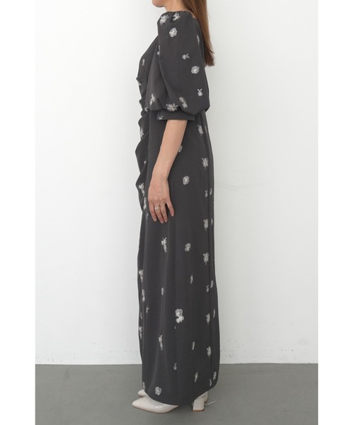 et.UNiVER(エトユニベール)の「Petal Embroidery Dress(ドレス・レディース・ベージュ/ブラック/チャコール・SMALL/MEDIUM/LARGE)」の17枚目の写真