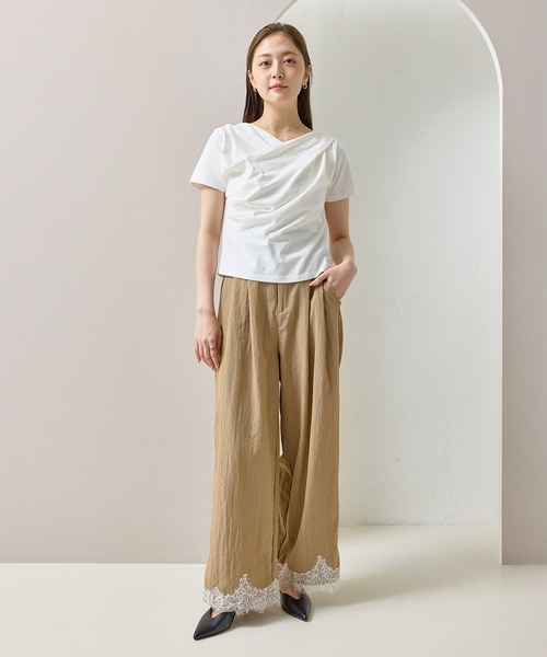en CAnAF(エンカナフ)の「【ヘルシーな色気を纏う】ドレープデザイン半袖Tシャツ(Tシャツ/カットソー・レディース・イエロー/チャコールグレー/ブルー/オフホワイト/ブラック・フリー)」の11枚目の写真