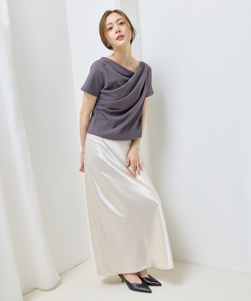 en CAnAF(エンカナフ)の「【ヘルシーな色気を纏う】ドレープデザイン半袖Tシャツ(Tシャツ/カットソー・レディース・イエロー/チャコールグレー/ブルー/オフホワイト/ブラック・フリー)」の13枚目の写真