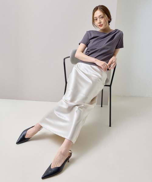 en CAnAF(エンカナフ)の「【ヘルシーな色気を纏う】ドレープデザイン半袖Tシャツ(Tシャツ/カットソー・レディース・イエロー/チャコールグレー/ブルー/オフホワイト/ブラック・フリー)」の15枚目の写真
