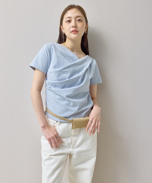 en CAnAF(エンカナフ)の「【ヘルシーな色気を纏う】ドレープデザイン半袖Tシャツ(Tシャツ/カットソー・レディース・イエロー/チャコールグレー/ブルー/オフホワイト/ブラック・フリー)」の20枚目の写真