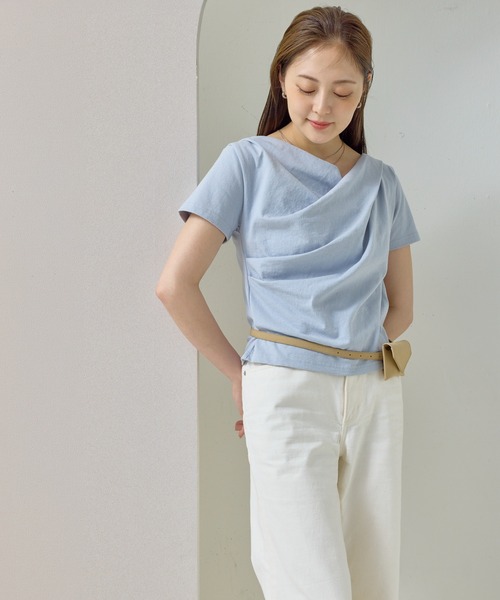 en CAnAF(エンカナフ)の「【ヘルシーな色気を纏う】ドレープデザイン半袖Tシャツ(Tシャツ/カットソー・レディース・イエロー/チャコールグレー/ブルー/オフホワイト/ブラック・フリー)」の22枚目の写真
