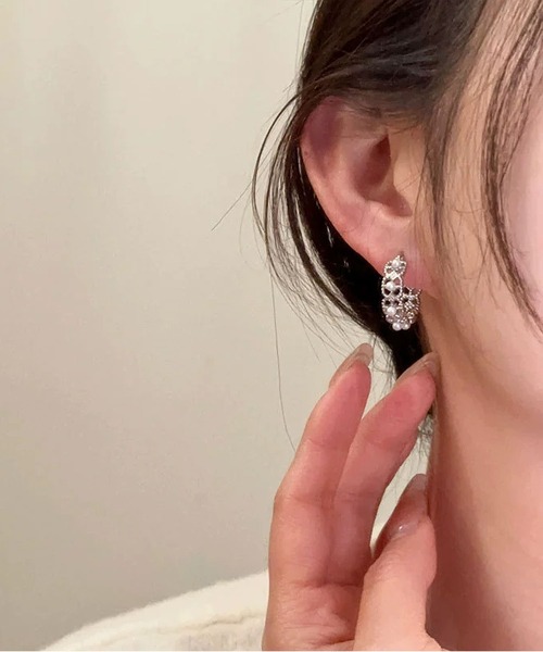 LA VORAGINE(ラ ヴォラジネ)の「レース調 エコパールフープピアス シルバー フレンチ風(ピアス(両耳用)・レディース・Silver・FREE)」の1枚目の写真