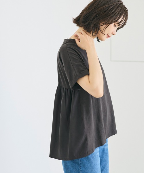 coca(coca)(コカ)の「後ろギャザー切替Tシャツ(Tシャツ/カットソー・レディース・チャコール/ホワイト・M/L/S)」の4枚目の写真